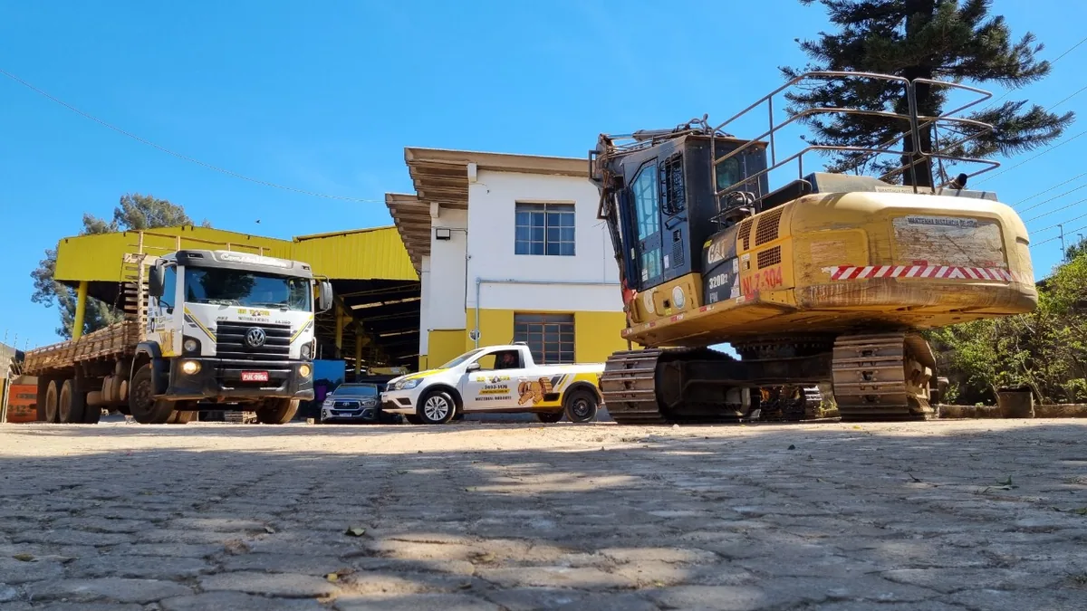 Pátio e estrutura operacional da New Tractor em Belo Horizonte